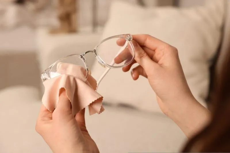 Domowe metody czyszczenia okularów