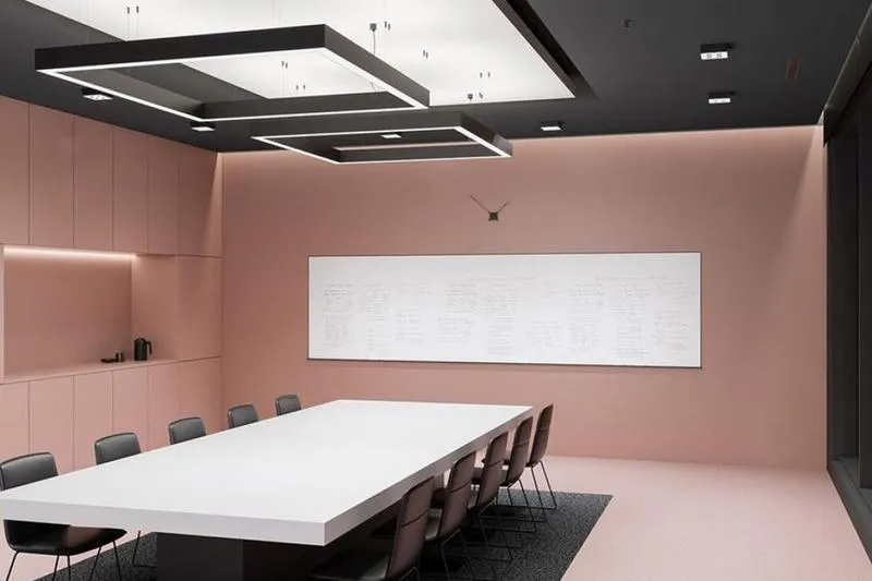 Oświetlenie stanowiska komputerowego